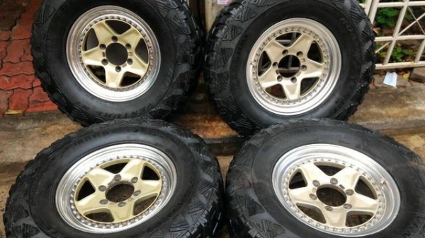 ขายล้อแท้ 2 ชิ้น แนวครอสคันทรี่ พร้อมยาง MUD ขายล้อแท้ 2 ชิ้น แนวครอสคันทรี่ พร้อมยาง MUD