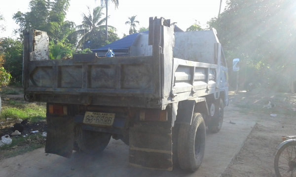 ขาย ISUZU NKR 100 พร้อมใช้งานคับ