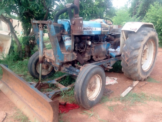 **285,000 บ.ต่อรอง// รถไถ1เพลา FORD 6610 เสื้อลาย **ขาย FORD 6610 เสื้อลาย รถไถ1เพลา ราคาเบาๆ TRACTOR FORD 6610 เสื้อลาย ไอดีกลม เพลาเดียว เครื่องเดิม แน่นดี ปั้มดี แรงดี สตาร์ทติดง่าย เกียร์ดี ไม่หลุด ช่วงล่างดี ยังแน่น ท้ายดี ยังคล่องตัวดี ครับ ระบบไฮดร