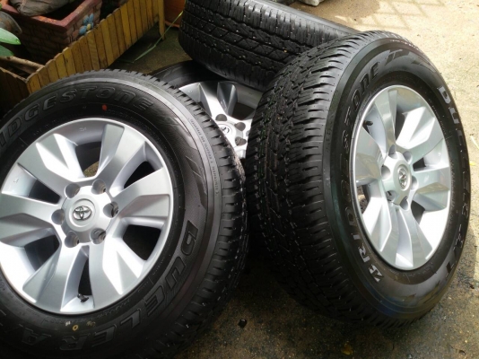 ล้อ REVO ขอบ 17 พร้อมยาง 265 65 17 ฺbridgestone ปี 15 ชุดล่ะ 26,500