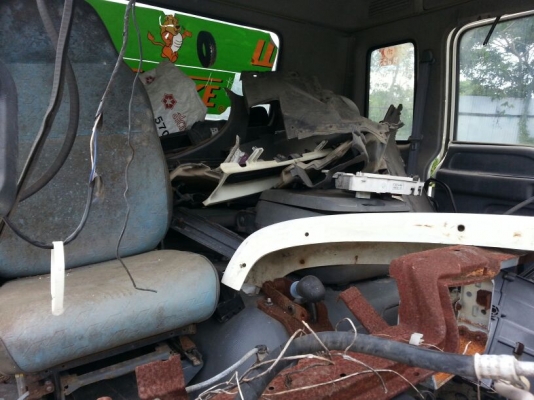 ขายหัวรถ อีซูซุ 10 ล้อ FXZ 270 แรงม้า. ปี 50  ( ยูโรทู. )    สนใจติดต่อ  081 - 6079515