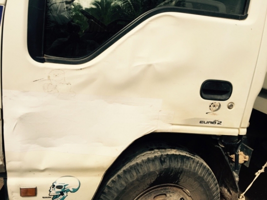 รถอีซุซุ 6 ล้อดั้ม NQR 150 แรงม้า  ปี 50.    สนใจติดต่อ  081 - 6079515