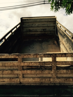 รถอีซุซุ 6 ล้อดั้ม NQR 150 แรงม้า  ปี 50.    สนใจติดต่อ  081 - 6079515