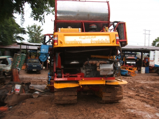 ขายรถเกี่ยวข้าวเกษตรพัฒนาเจ้าช้างไวไฟ ปี49 เครื่องยนต์ มิตซู 225 แรงม้า ปั้มอิบตั้นแฝด เบอร์ 22 ตัวเดิน 12 HTนอก