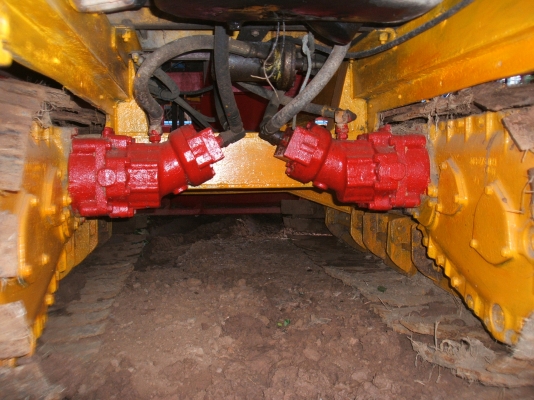 ขายรถเกี่ยวข้าวเกษตรพัฒนาเจ้าช้างไวไฟ ปี49 เครื่องยนต์ มิตซู 225 แรงม้า ปั้มอิบตั้นแฝด เบอร์ 22 ตัวเดิน 12 HTนอก