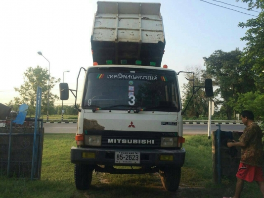 ขาย MITSUBISHI FUSO 527 TF  220 แรง สองเพลาดั๊ม กระบะเหล็ก