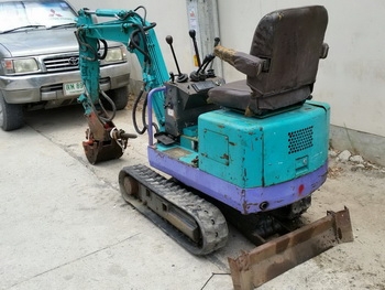 รถขุด แบคโฮจิ๋ว พร้อมหัวเจาะ แย๊กปูน HANIX-HO8 เครื่องดีเชล 2 สูบ เหมาะงานขุด เจาะ รื้อถอน ในที่แคบ