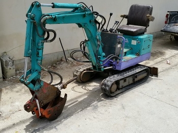 รถขุด แบคโฮจิ๋ว พร้อมหัวเจาะ แย๊กปูน HANIX-HO8 เครื่องดีเชล 2 สูบ เหมาะงานขุด เจาะ รื้อถอน ในที่แคบ