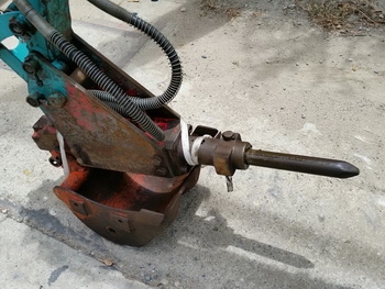 รถขุด แบคโฮจิ๋ว พร้อมหัวเจาะ แย๊กปูน HANIX-HO8 เครื่องดีเชล 2 สูบ เหมาะงานขุด เจาะ รื้อถอน ในที่แคบ