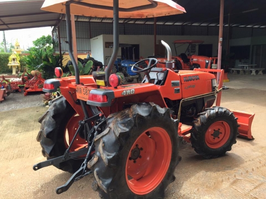 ขายรถไถKubota L3408 (4WD) พร้อมใบมีดหน้า รถพร้อมใช้งาน