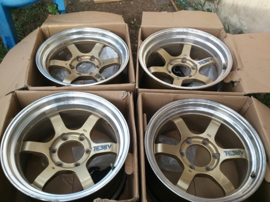 ขายแม็ก 6รูขอบ17 หน้า8.5 หลัง9.5 สีเดิม จำนวน 4 วง