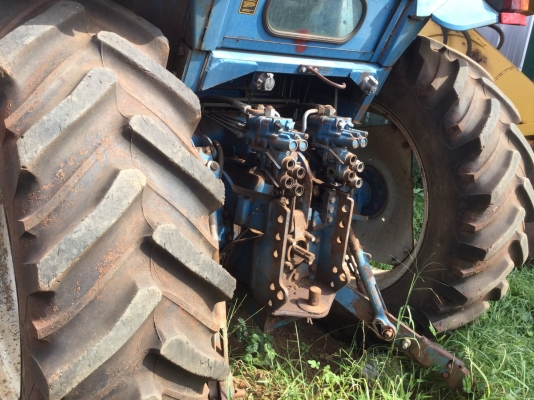 ขายรถไถ FORD 7710 สภาพดีครับ