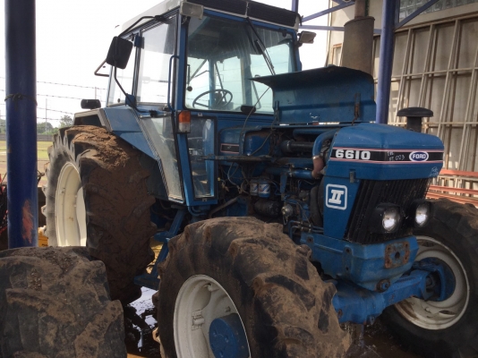 ขายรถไถฟอร์ดรุ่น6610นำเข้า