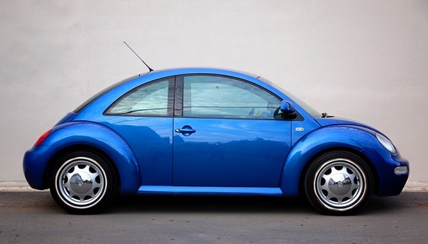 ขาย VW BEETLE 2.0 ปี2002 สีน้ำเงิน รถออกยนตกิจ รถศูนย์ วิ่งน้อยเพียง 9 หมื่นกว่าโล เกียร์AUTO
