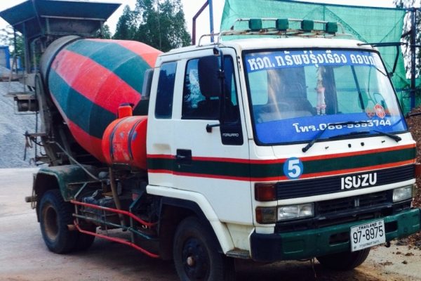 ขาย รถโม่ปูน 6ล้อ อีซุซุ เครื่อง210  6สูบ. 3คิวครึ่ง. รถพร้อมใช้งาน เอกสารใบอินวอย. เจ้าของรถขายเองครับ