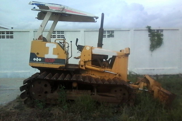 ขายด่วนครับ KAMATSU D2-6 รถสวยพร้อมใช้ครับ