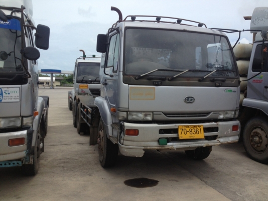 ขายด่วนครับ หัวลาก NISSAN UD454 เครื่อง 320 ติดแก๊ส มีทั้งหมด 8 คัน ขายถูกครับ