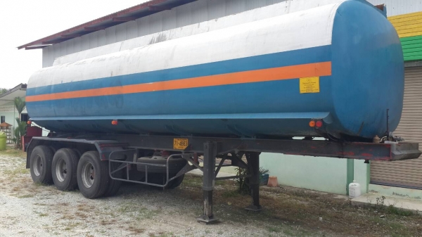 ขายด่วนครับ หางลากน้ำมัน บรรจุ 32000 ลิตร ยาว 9 เมตร 3 เพลายัด ลงเล่มแล้วครับ