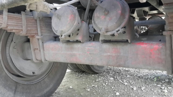 ขายด่วนครับ หางลากน้ำมัน บรรจุ 32000 ลิตร ยาว 9 เมตร 3 เพลายัด ลงเล่มแล้วครับ