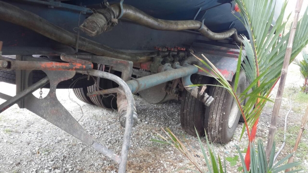 ขายด่วนครับ หางลากน้ำมัน บรรจุ 32000 ลิตร ยาว 9 เมตร 3 เพลายัด ลงเล่มแล้วครับ