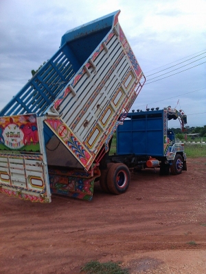 ขายอิแต๋นดั้มหกล้อ เครื่องHINO wo4d 117แรง เกียร์2ลูก แตรลมดั้ม 6 ตันพวงมาลัยพาวเวอร์