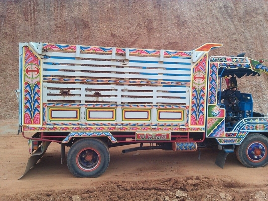 ขายอิแต๋นดั้มหกล้อ เครื่องHINO wo4d 117แรง เกียร์2ลูก แตรลมดั้ม 6 ตันพวงมาลัยพาวเวอร์