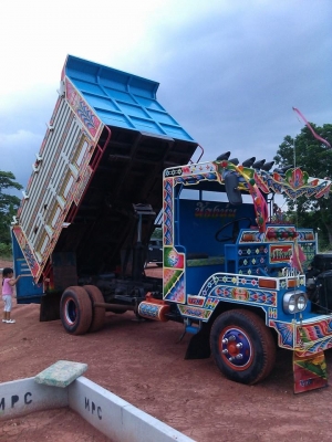 ขายอิแต๋นดั้มหกล้อ เครื่องHINO wo4d 117แรง เกียร์2ลูก แตรลมดั้ม 6 ตันพวงมาลัยพาวเวอร์