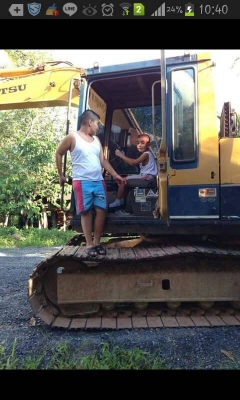 ขายรถแบคโฮ KOMATSU PC100-3 มีแอร์ เอกสารอินวอย ราคา 400000