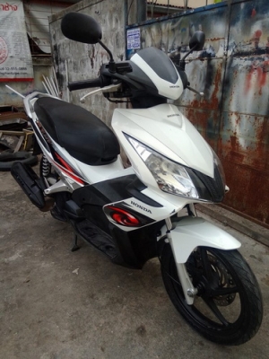 Honda air blade ล้อแม็ก คอมบายเบรค ราคาถูกๆครับ