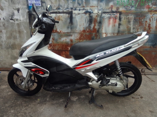 Honda air blade ล้อแม็ก คอมบายเบรค ราคาถูกๆครับ