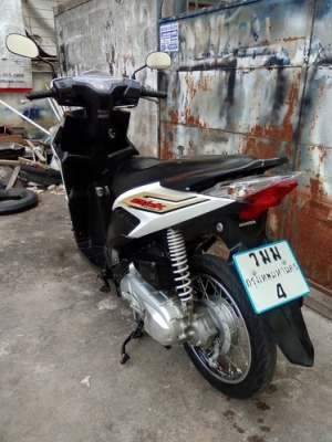 Honda Click 110i เลขทะเบียนสวยครับ 4 กทม หัวฉีดประหยัดน้ำมัน