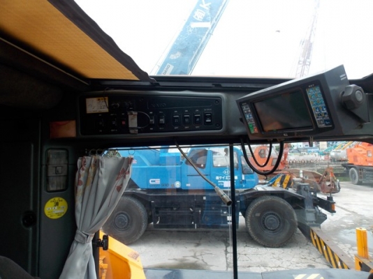 เครน4 ล้อ  50 ตัน KATO  KR50H ปี 1997