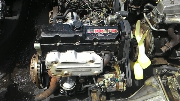 เครื่อง Toyota 2l mighty เครื่องสวยพร้อมเกีร์ย รับประกัน