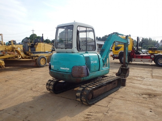 Komatsu PC40-7E เก่าญี่ปุ่น
