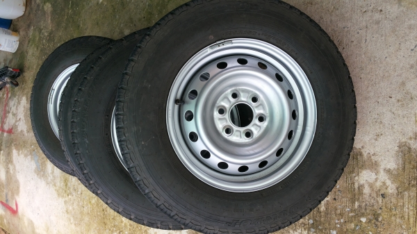 ขายล้อกระทะ นิสสัน นาวาร่า np300 4ล้อใช้ไป4พันกว่าโล ใหม่ๆ