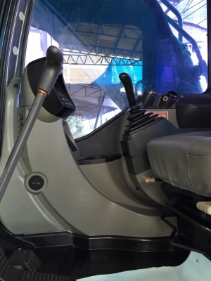 KOBELCO SK200-8 YN11 8,XXX ชั่วโมง เล่มทะเบียนครบ รถสวย ใช้งานดี KOBELCO SK200-8 YN11 8,XXX ชั่วโมง เล่มทะเบียนครบ รถสวย ใช้งานดี