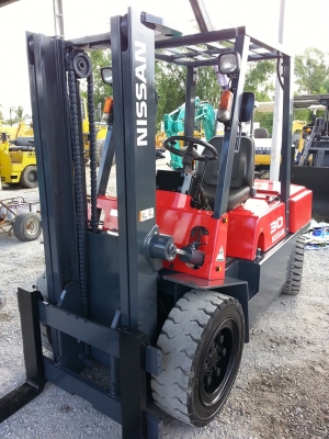 ขาย NISSAN 3ตัน เสา 3เมตร นำเข้าจากญี่ปุ่น พร้อมใช้งาน 090-986-2521 ขาย NISSAN 3ตัน เสา 3เมตร นำเข้าจากญี่ปุ่น พร้อมใช้งาน 090-986-2521