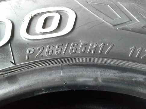 Maxxis AT 265/70/16 ปี09 สภาพดี 1ชุด Maxxis AT 265/70/16 ปี09 สภาพดี 1ชุด