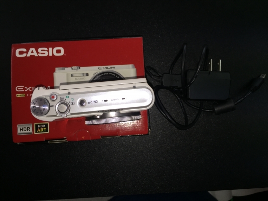 ขายกล้องฟรุ้งฟริ้งดิจิตอลยี่ห้อCASIOรุ่นEX-ZR1300สภาพสวยยกกล่องครับ ขายกล้องฟรุ้งฟริ้งดิจิตอลยี่ห้อCASIOรุ่นEX-ZR1300สภาพสวยยกกล่องครับ