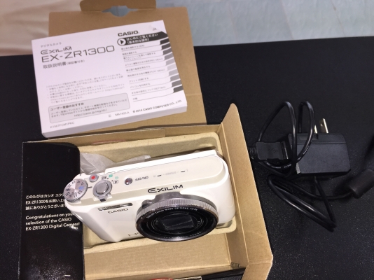 ขายกล้องฟรุ้งฟริ้งดิจิตอลยี่ห้อCASIOรุ่นEX-ZR1300สภาพสวยยกกล่องครับ ขายกล้องฟรุ้งฟริ้งดิจิตอลยี่ห้อCASIOรุ่นEX-ZR1300สภาพสวยยกกล่องครับ