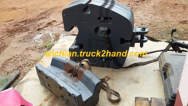 ขายเวทถ่วงหน้ารถไถฟอร์ด ตรงรุ่น 40NH / TS / TM ทั้งชุด10แผ่นพร้อมหูลาก และ การ์ดกันชน มีน็อตล็อกและจับยึดให้ครบเลย