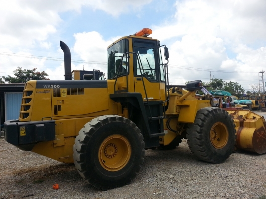 ขาย KOMATSU WA 300-3E นำเข้าจากญี่ปุ่น สวย พร้อมใช้ 090-986-2521 อ๊อบ ขาย KOMATSU WA 300-3E นำเข้าจากญี่ปุ่น สวย พร้อมใช้ 090-986-2521 อ๊อบ