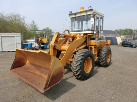 ขาย รถตัก KOMATSU 510 กรองเดี่ยว ซีเรียลสูง มีหลายคัน นำเข้าจากญี่ปุ่น 090-986-2521 อ๊อบ