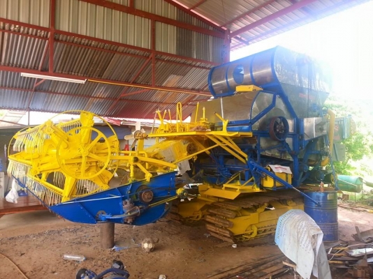 ขายรถเกี่ยวข้าว เกษตรพัฒนา ไอ้หนุ่มไวไฟ อุ้ม2.5ตัน เครื่อง210เทอร์โบ ตัวเดิน12 ปั้ม22 สวยใหม่ทั้งคัน สนใจโทร 090-8588220คุณนะ 093-3258446คุณบิว ID:narong498 หรือเข้าดูสินค้าอื่นๆได้ที่ www.truck.in.th/498 หรือเพจFacebook ณรงค์ ซื้อขายรถมือสอง (เว็บไซต์ส่ว