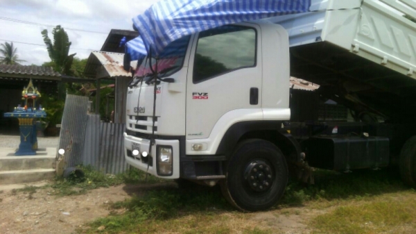 ขายแล้ว (ลูกค้ารับนางฟ้าดั้มได้กลับบ้านเรียบร้อยแล้วครับ) สิบล้อ อีซูซู FVZ 300 ปี54 -2เพา ดั้มสามมิตร (จองแล้ว ทำสัณญารับเงินมัดจำ เรียบร้อย) จาก เสียเมือง.สุพรรณบุรีหนุ่มไฟแรง เสียรุ่นใหม่ใจถึง ขอบคุณครับ