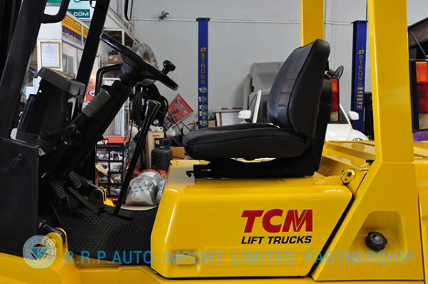 ขายรถโฟล์คลิฟท์มือสอง TCM รุ่น FD30N8  ราคา 325,000 บาท นำเข้าจากประเทศญี่ปุ่น 100\% ไม่เคยใช้งานในประเทศไทย