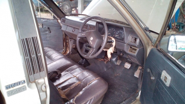 ขายรถกระบะพร้อมใช้งาน ราคาไม่แพง เล่มพร้อมโอน สนใจติดต่อเบอร์ 084-0324666 ช่างติ่งลี้ เจ้าของขายเอง รถไทบ้านเสมาคับ