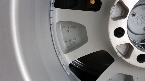 แม็ก Revo พร้อมยางป้ายแดง