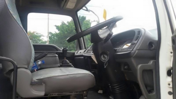 10ล้อเดกก้ายูโรทู 230 แรง ยาว 7.50 พื้นเรียบ เพลาเดียว รถปี 47 ห้างแท้ครับ สวยๆเดิมสนิท