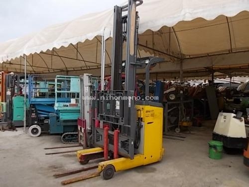 รถยกไฟฟ้ายืนขับ ยี่ห้อ : NICHIYU  ยกน้ำหนักได้ 1.3 ตัน ใช้ยกสูง 5.5 m.  หรือเพิ่มเติมไดที่ www.nihonmono.com